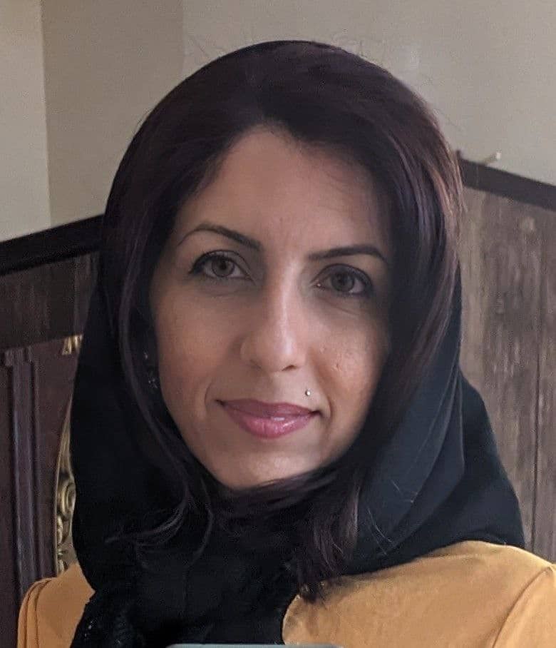 مونا آقا بابایی